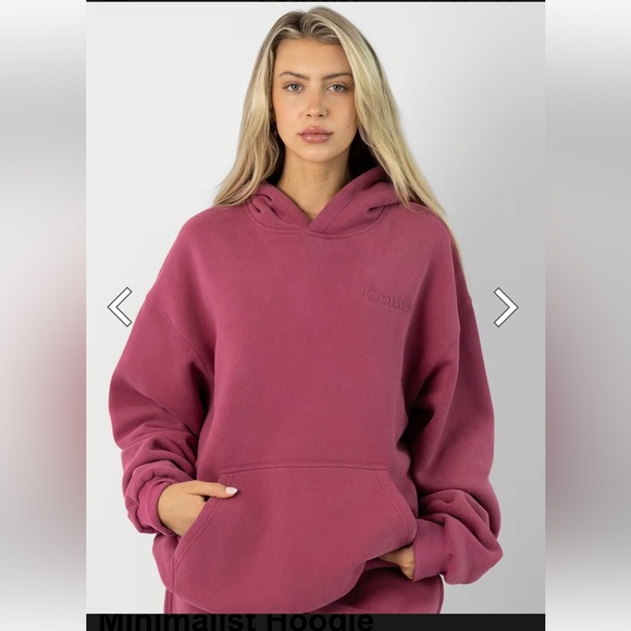 Comfrt Tops - Comfrt Minimalist hoodie (berry)